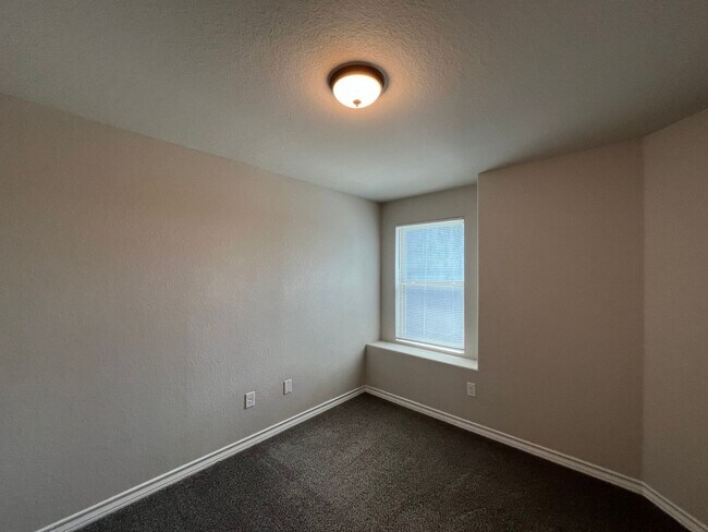 Building Photo - 6310 Luglio Ln