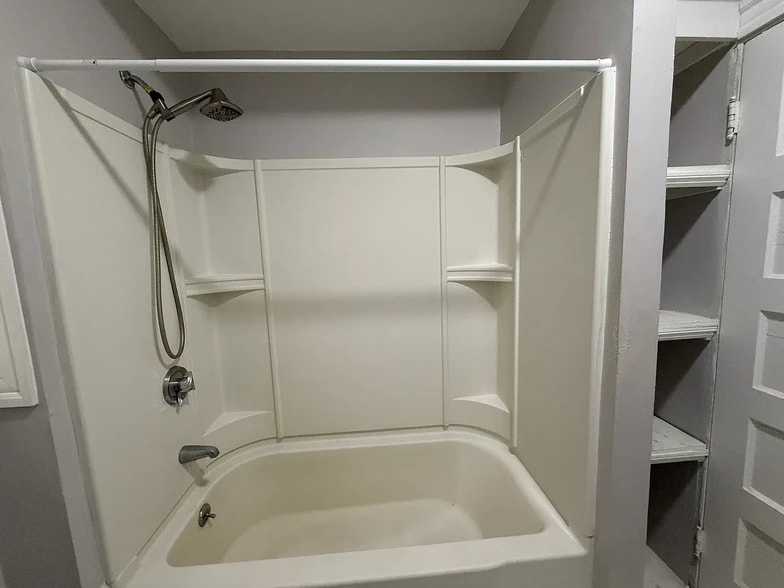 Building Photo - 205 Chelsea St