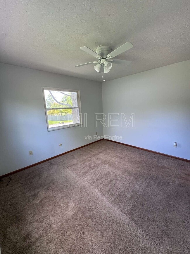 Building Photo - 4020 Vira Rd