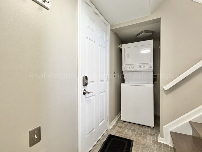 Building Photo - Modern 2-Bedroom Condo Near Everything in Downtown Royal Oak