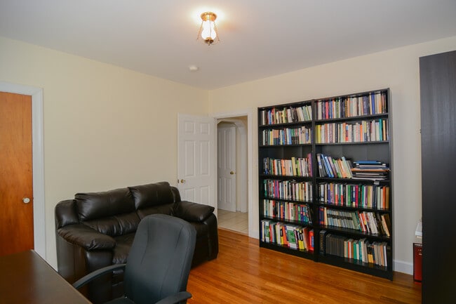 Building Photo - 388 Millville Rd