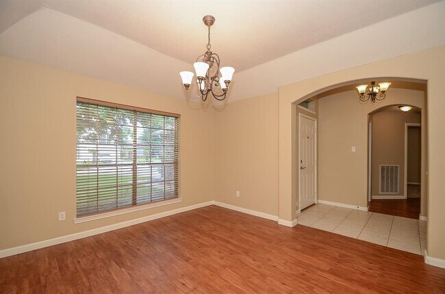 Building Photo - 4635 Southwest Fwy