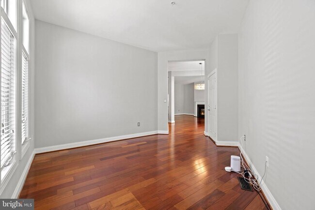 Building Photo - 1106 Pleasant Cir