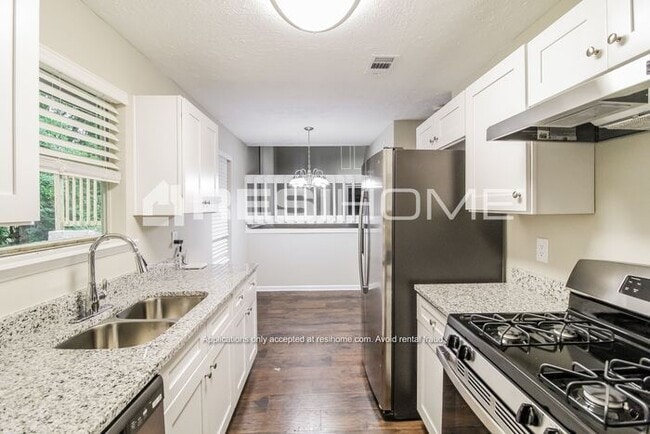 Building Photo - 2084 Charles Cudd Ct
