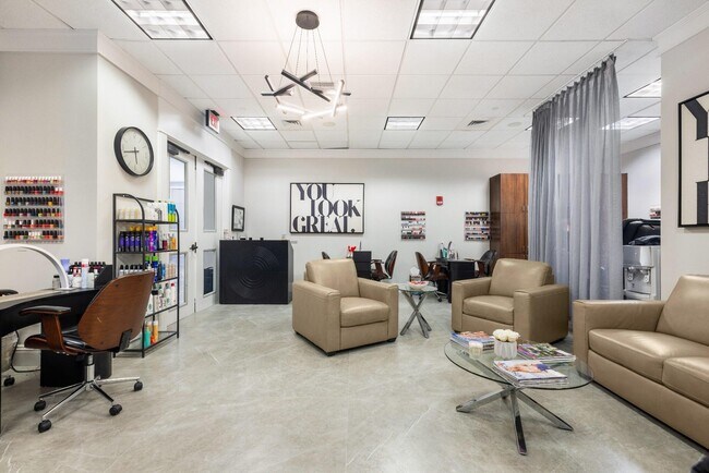 Building Photo - 5070 Lake Catalina Dr