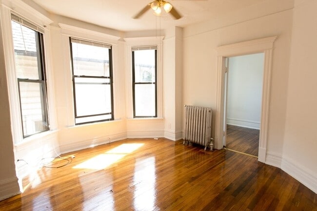 Floorplan - 5401-5403 S. Woodlawn Avenue