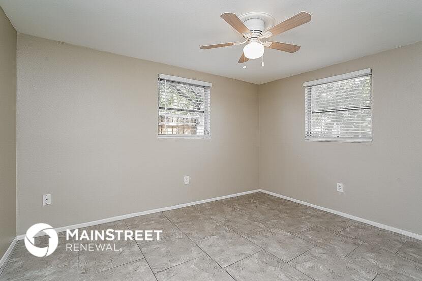 Building Photo - 11612 Crystal Lake Dr