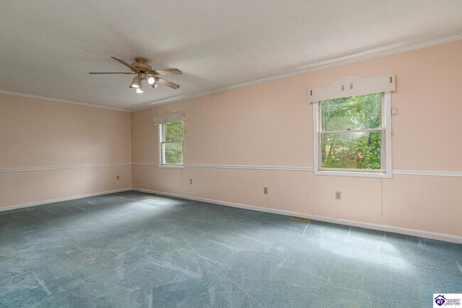 Building Photo - 192 Skyline Dr