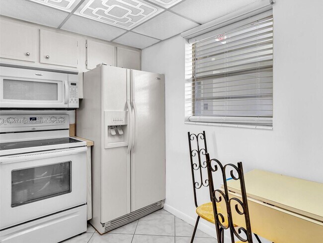 Building Photo - 5102 NW 36th St