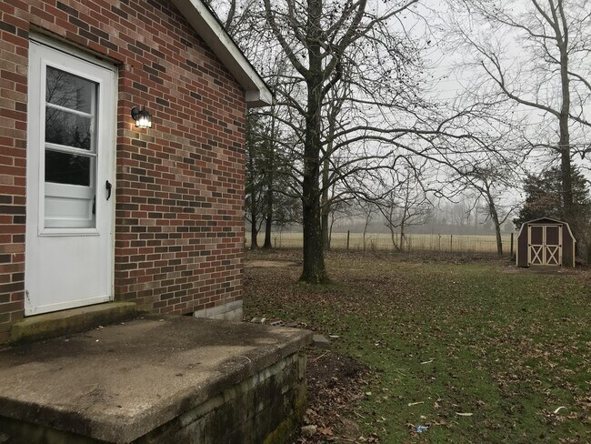 Building Photo - 242 Cherry Ln