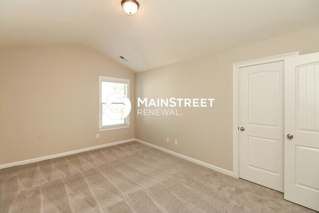 Building Photo - 5663 Valley Loop