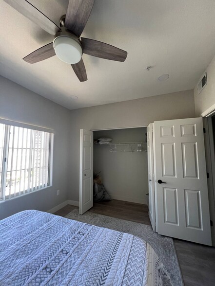 Building Photo - 4455 E Paradise Vlg Pkwy S