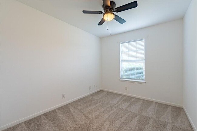 Building Photo - 906 Moon Glow Dr