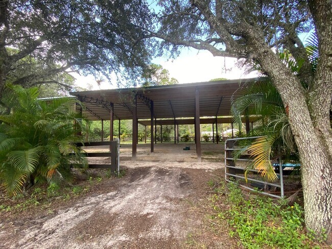 Building Photo - 2141 B Rd