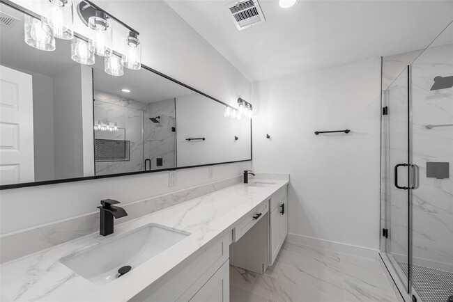 Building Photo - 8658 Sonneville Dr