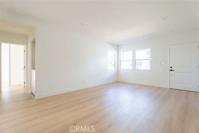 Building Photo - 1065 E Spazier Ave