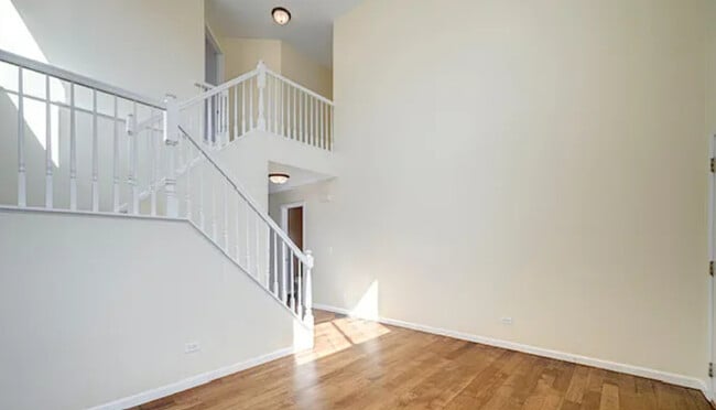 Building Photo - 1609 Lake Pointe Ct