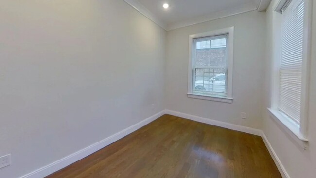 Building Photo - 3 bed 2.5 bath ALLSTON w/Laundry in Unit f...