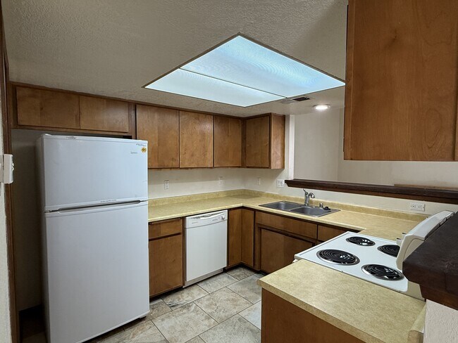 Building Photo - 13515 Mccall Ct NE