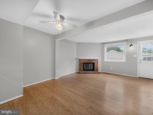 Building Photo - 7648 Fairbanks Ct