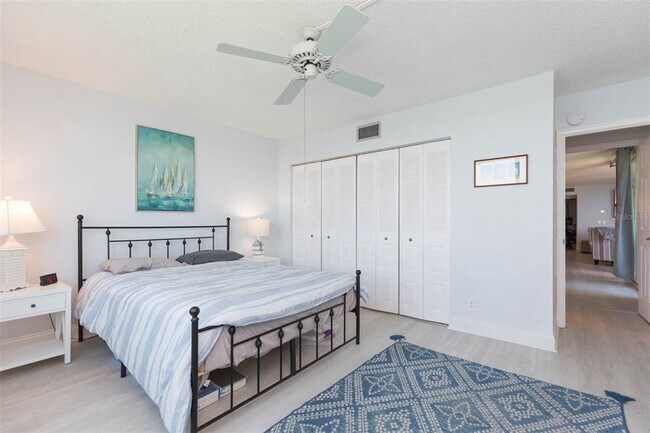 Building Photo - 5825 PUERTA DEL SOL Blvd