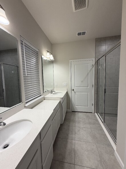 Building Photo - 334 Winter Bliss Ln