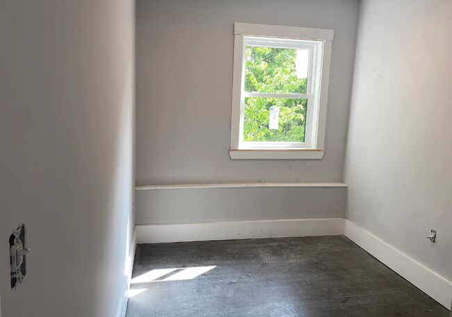 Building Photo - 2-4 Cott