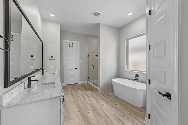 Building Photo - 2135 Tioga Vw Dr