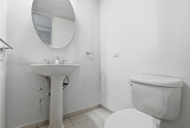 Building Photo - 5055 Collins Ave