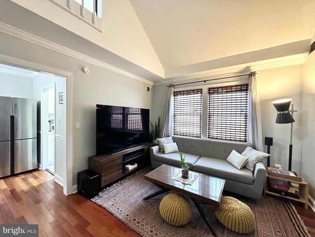 Building Photo - 718 S Washington St