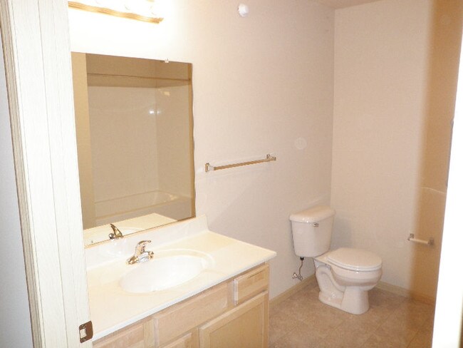 Building Photo - Fair Acre Townhomes, LLC
