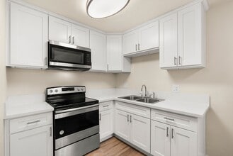 Building Photo - Briarwood Apartments