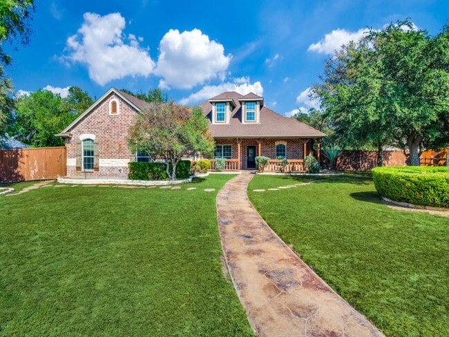 Building Photo - Incredible 4-bedroom, 3-bath Home with sparkling Pool on a gorgeous lot in highly sought-after Al...