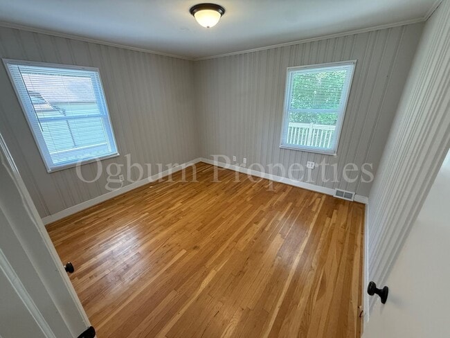 Building Photo - 1408 Kenwood St