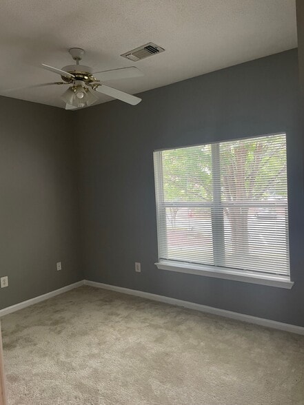 Building Photo - 14302 Rosy Ln