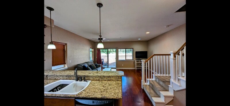 Building Photo - 1716 SE Softwood Way