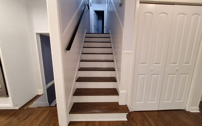 Building Photo - "Charming 3-Bed Oasis with Granite Touches & Cozy Fireplace on Spartan Road!"