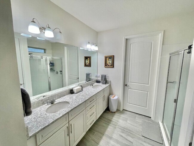 Building Photo - Sanford - 2 Bedroom, 2 Bathroom - $2,495.00