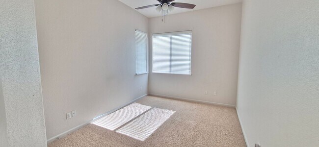 Building Photo - 1085 Crystal Springs Dr