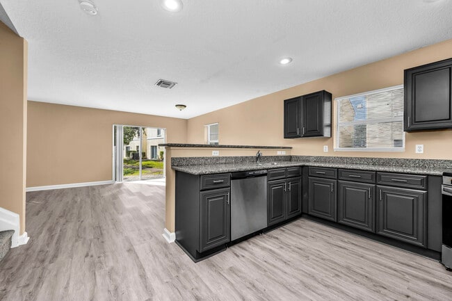 Building Photo - 959 SW 15th St