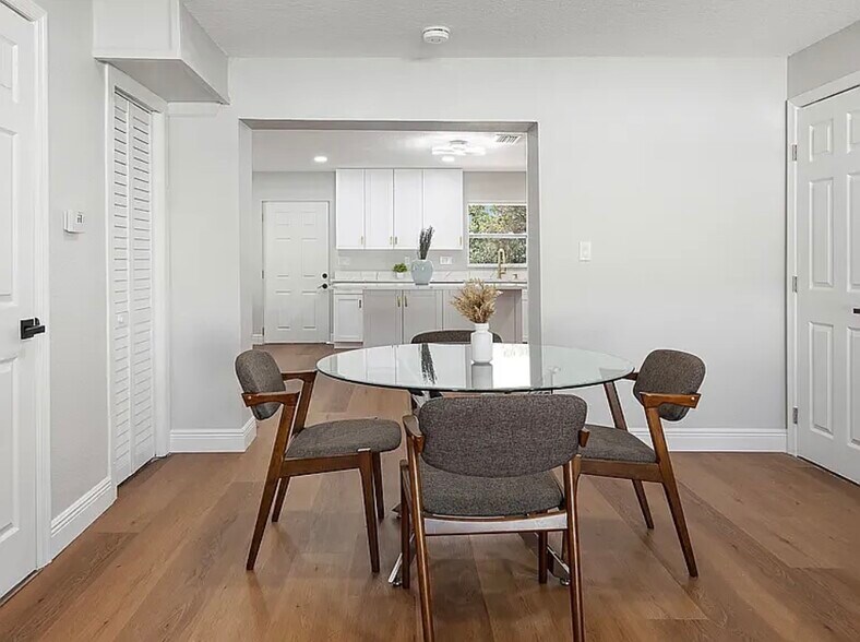 Building Photo - 4335 10th Ave S