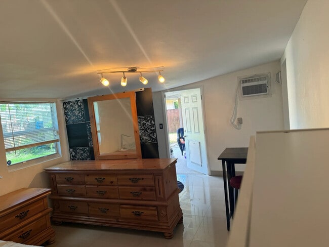 Building Photo - 1621 N 71st Ave