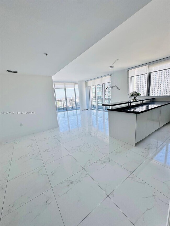 Building Photo - 92 SW 3rd St