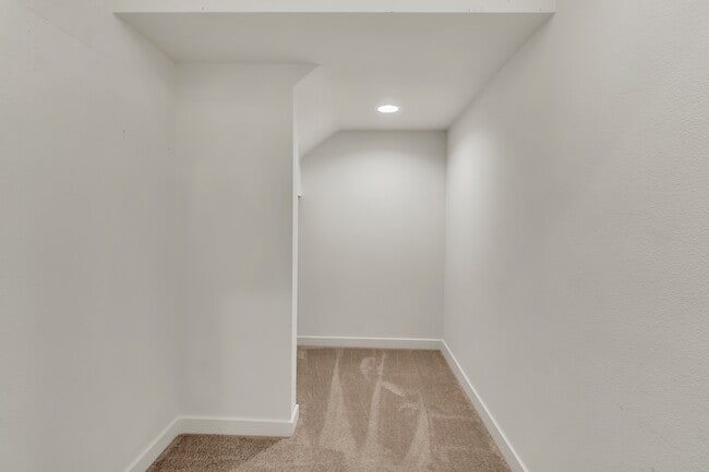 Building Photo - 131 Fable