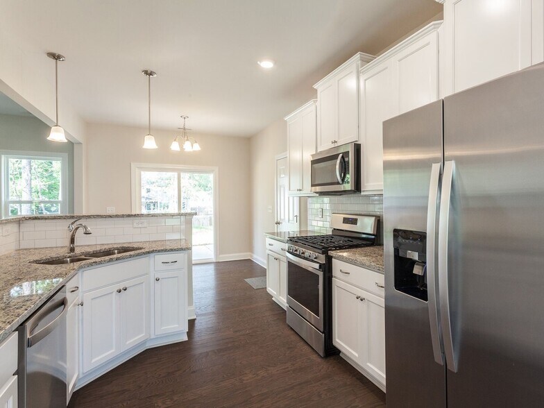Building Photo - 409 Forest Glen Dr