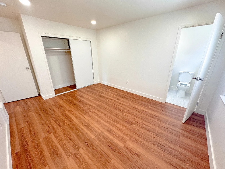 Building Photo - 4802 Daisy St