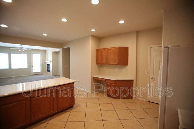 Building Photo - 13813 W Ventura St