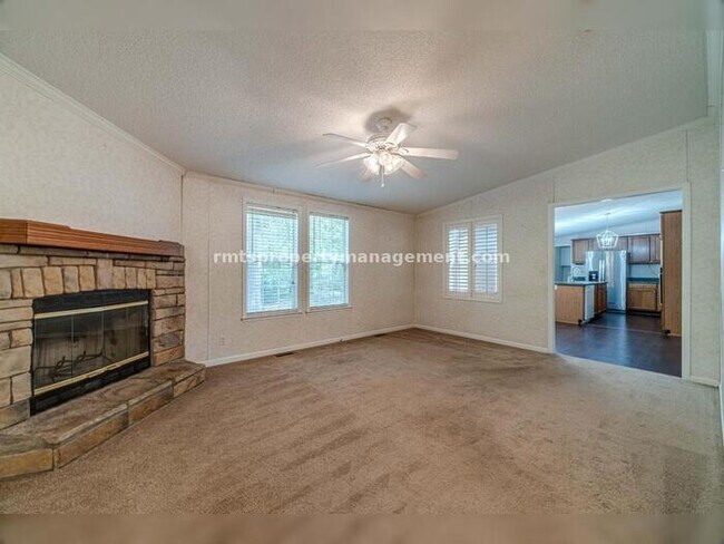 Building Photo - A COUNTRY DREAM! 4BR, 2BATH MANUFACTURED HOME, $1650./month