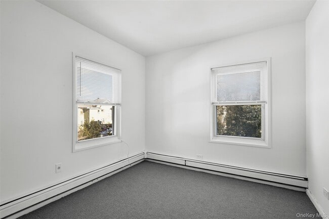 Building Photo - 156 Madison St