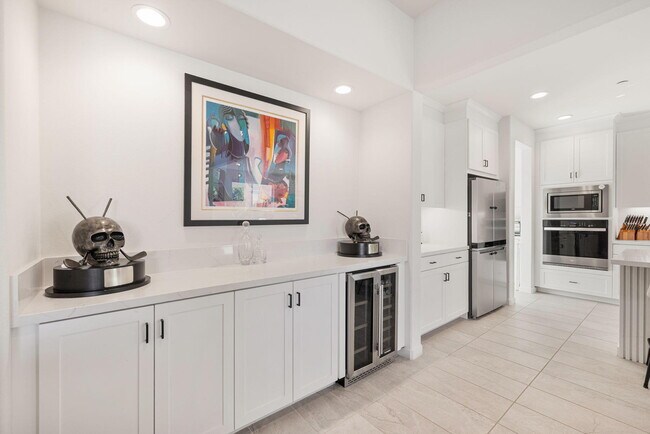 Building Photo - 81890 Via Encinitas